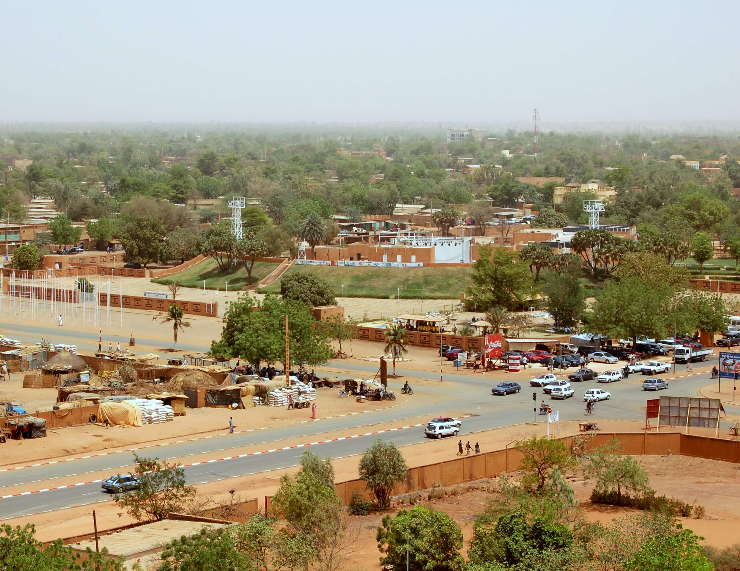 Paczki i przesyłki do Niamey