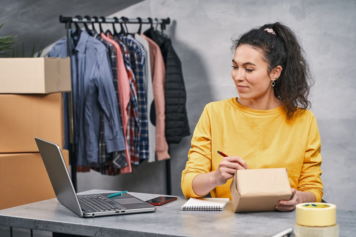 H&M zwroty Jak zwrócić towar do H&M? GlobKurier.pl