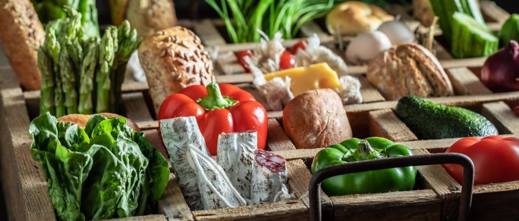 płynny przepływ towarów o ograniczonym okresie przydatności dzięki zastosowaniu metody fifo